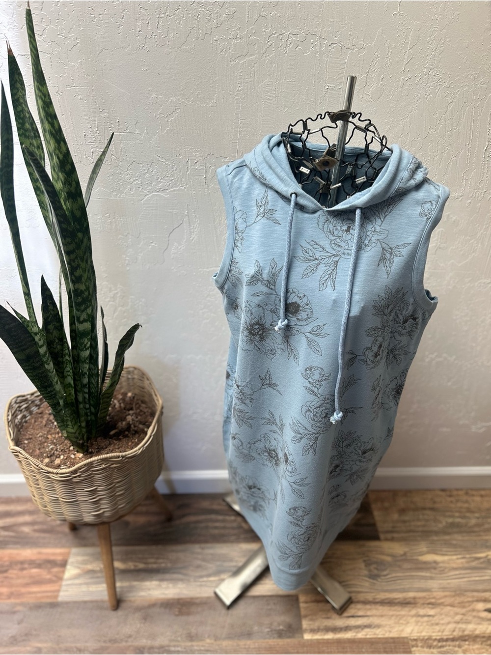 North River Outfitters NWT Light Blue Floral Hooded Mini Dress Medium